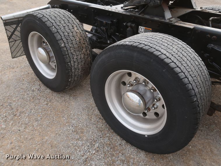 image for item KR9825 2019 Kenworth T680  semi truck