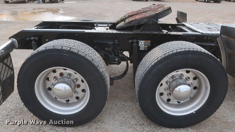 image for item KR9825 2019 Kenworth T680  semi truck