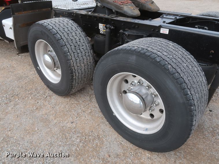 image for item KR9825 2019 Kenworth T680  semi truck