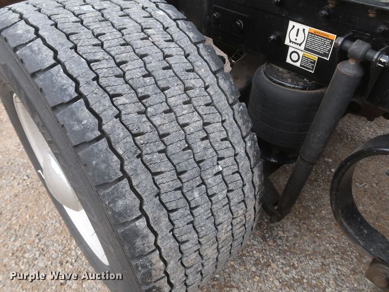 image for item KR9825 2019 Kenworth T680  semi truck