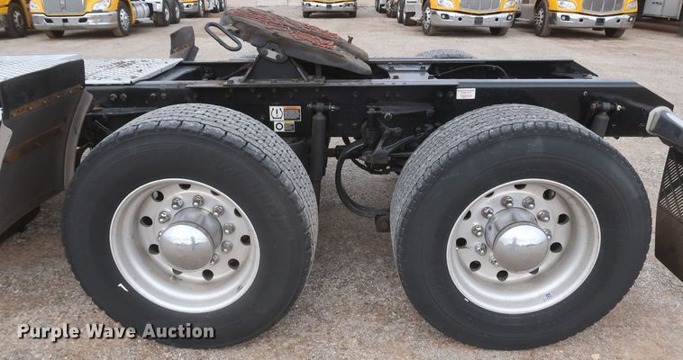 image for item KR9825 2019 Kenworth T680  semi truck