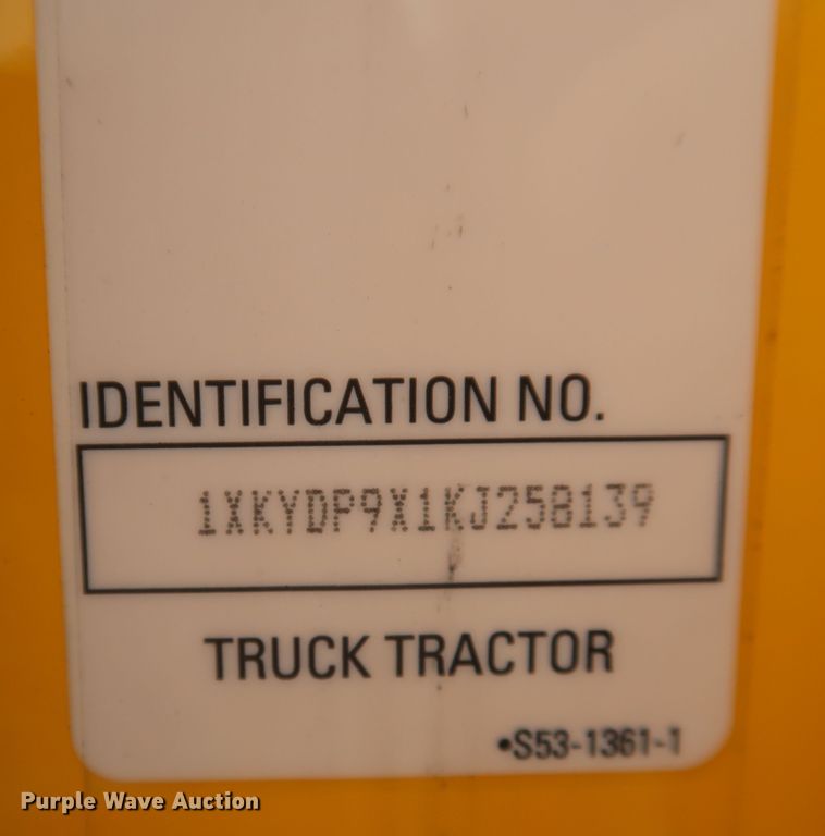 image for item KR9825 2019 Kenworth T680  semi truck