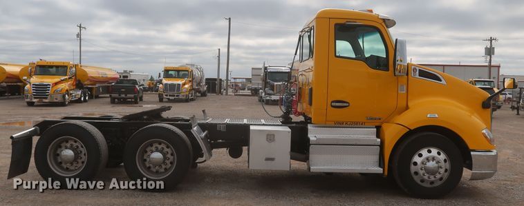 image for item KR9826 2019 Kenworth T680  semi truck