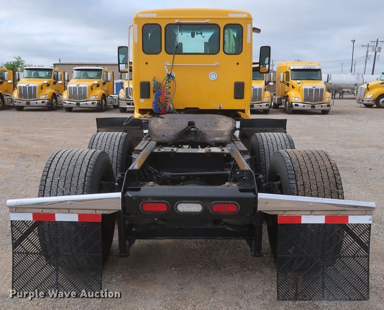 image for item KR9826 2019 Kenworth T680  semi truck