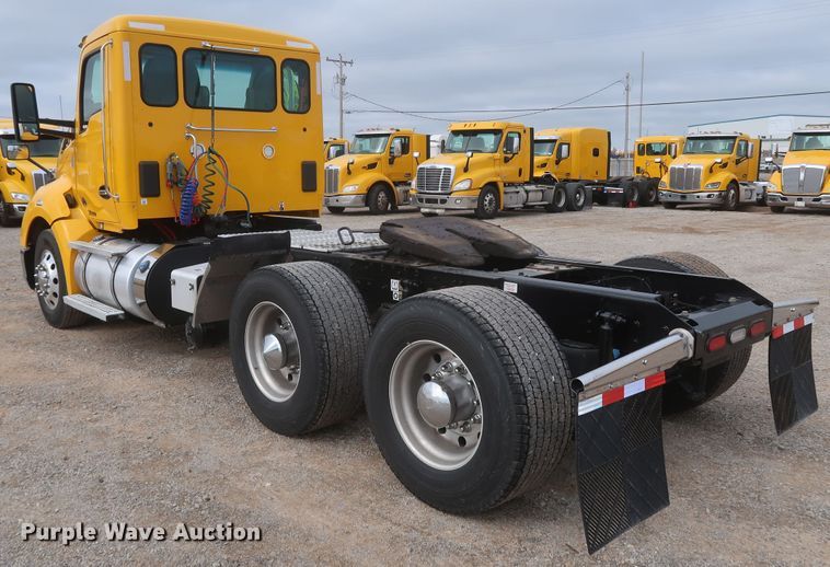 image for item KR9826 2019 Kenworth T680  semi truck