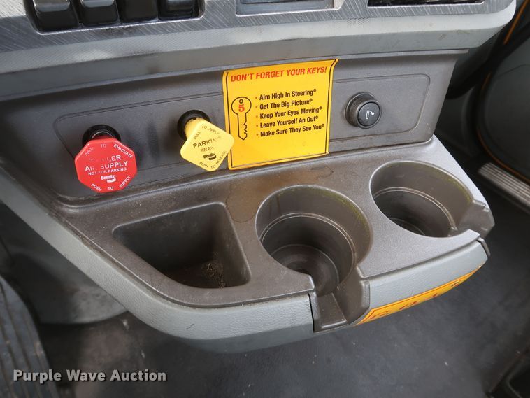 image for item KR9826 2019 Kenworth T680  semi truck