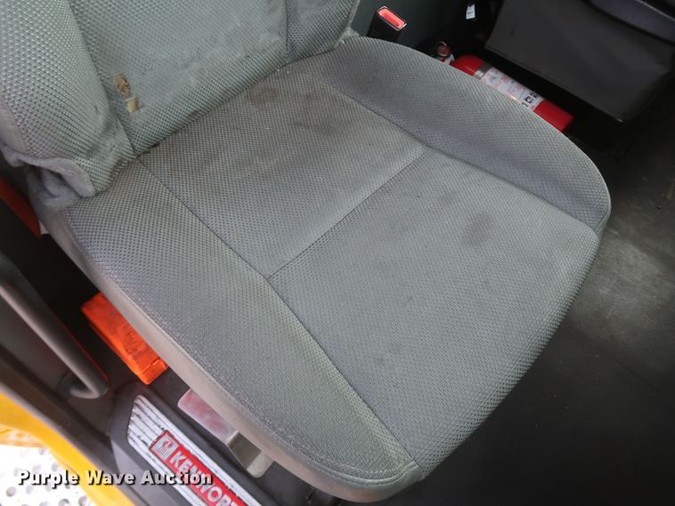 image for item KR9826 2019 Kenworth T680  semi truck