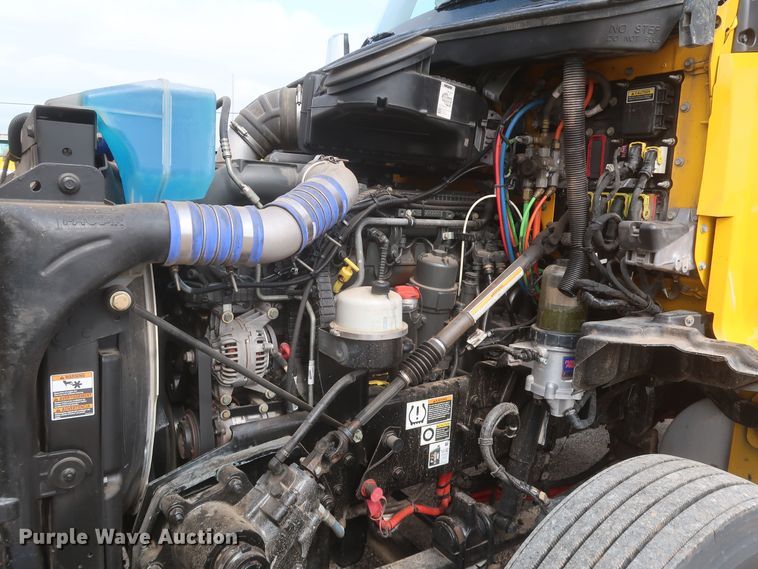 image for item KR9826 2019 Kenworth T680  semi truck