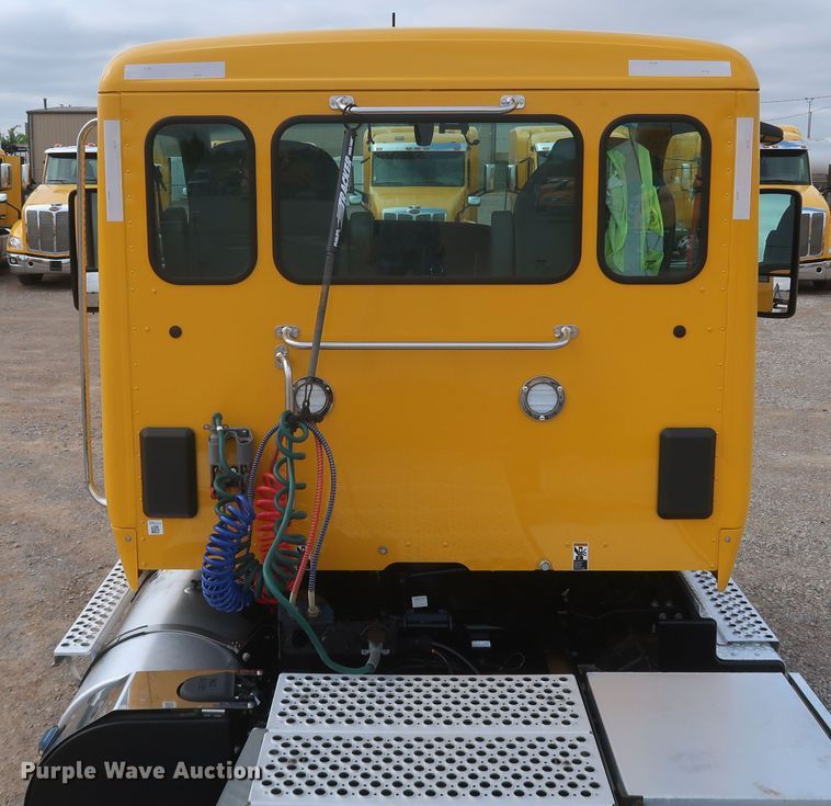 image for item KR9826 2019 Kenworth T680  semi truck