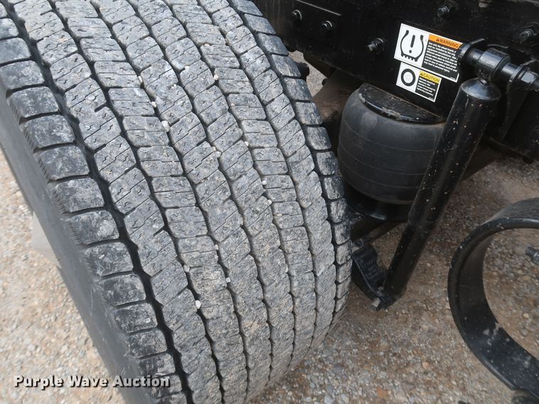 image for item KR9826 2019 Kenworth T680  semi truck