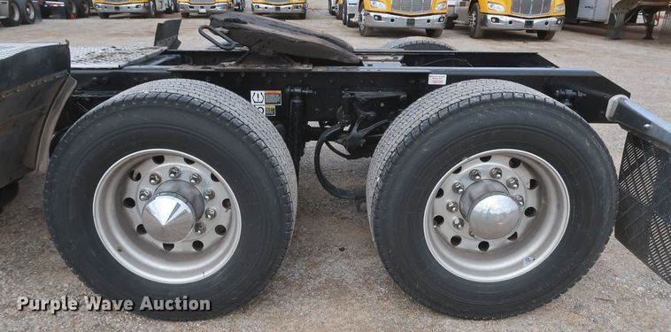 image for item KR9826 2019 Kenworth T680  semi truck