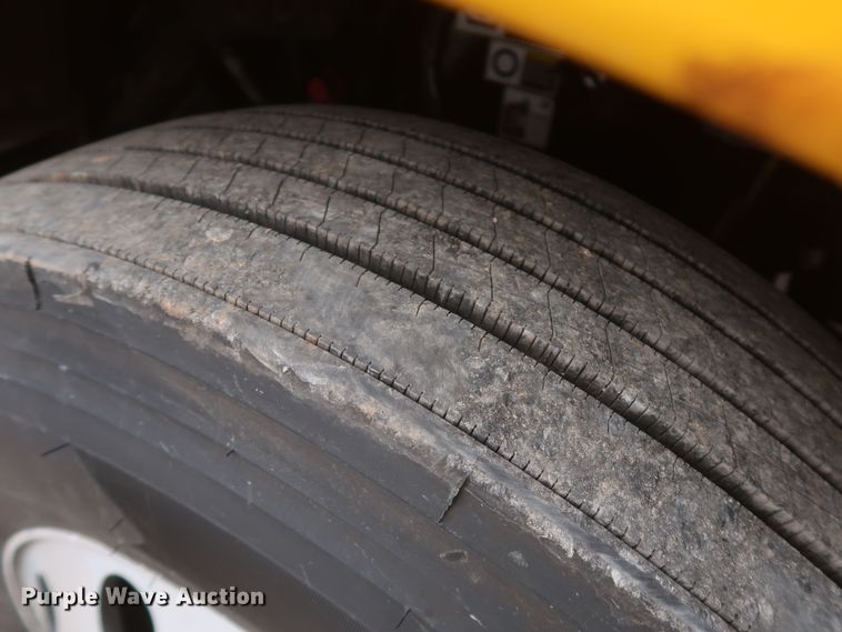 image for item KR9826 2019 Kenworth T680  semi truck