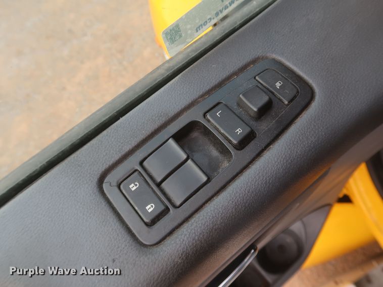 image for item KR9827 2017 Peterbilt 579  semi truck