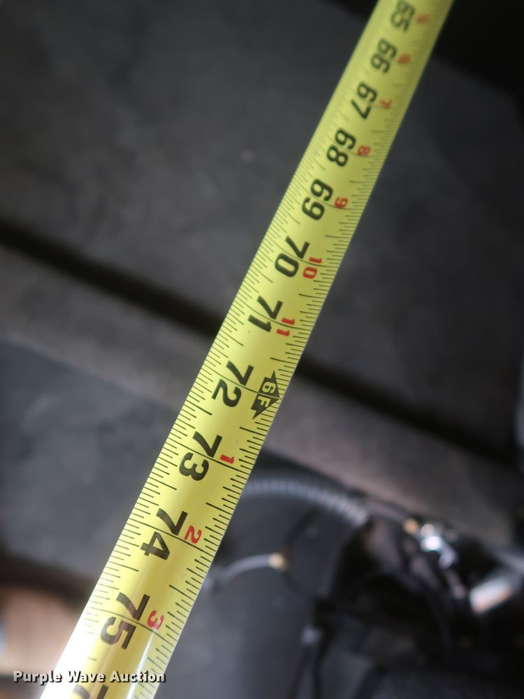 image for item KR9827 2017 Peterbilt 579  semi truck