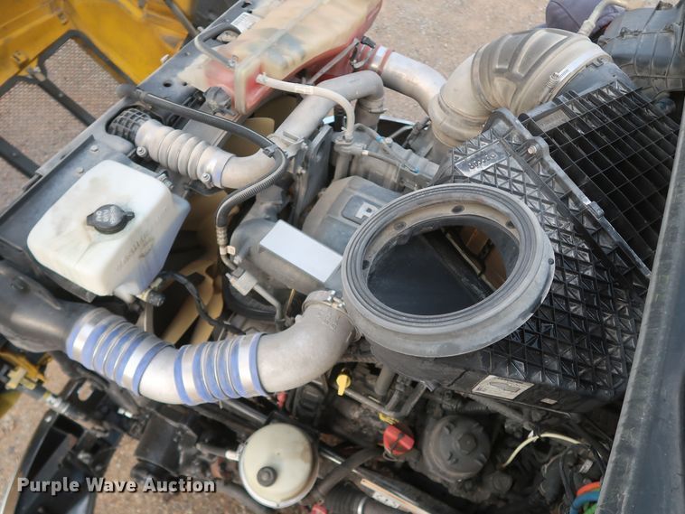 image for item KR9827 2017 Peterbilt 579  semi truck