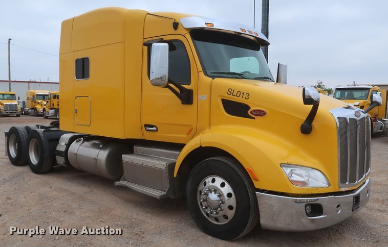 image for item KR9828 2016 Peterbilt 579  semi truck