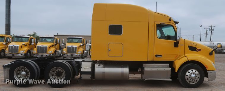 image for item KR9828 2016 Peterbilt 579  semi truck