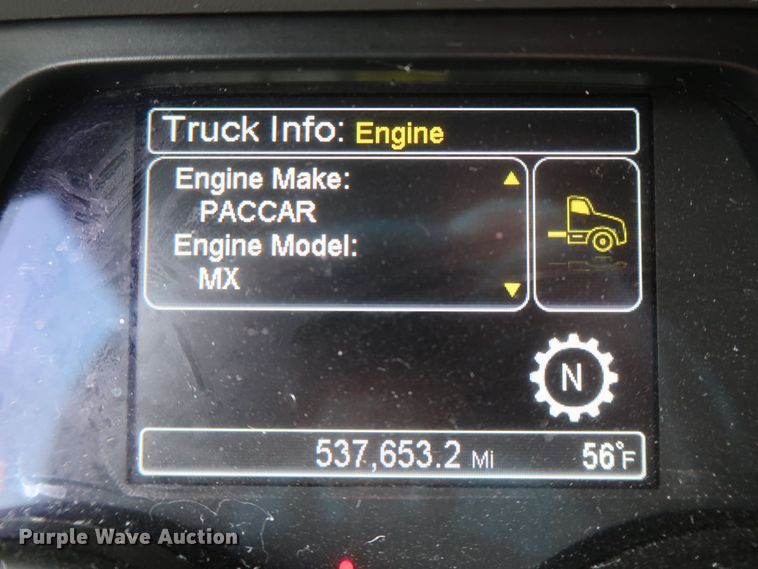 image for item KR9828 2016 Peterbilt 579  semi truck