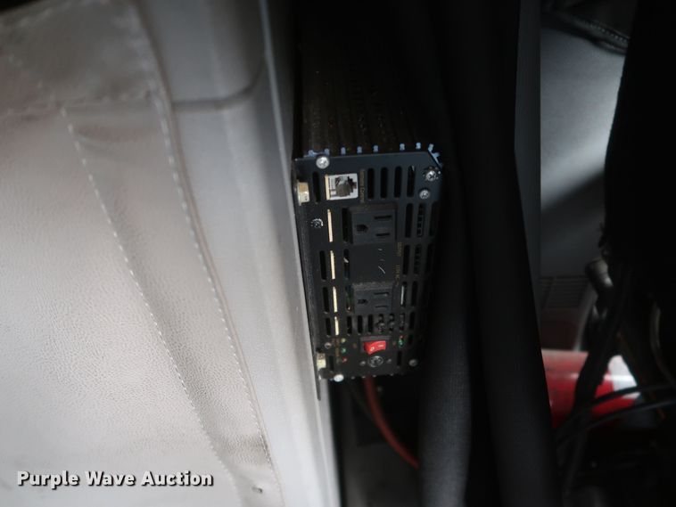 image for item KR9828 2016 Peterbilt 579  semi truck