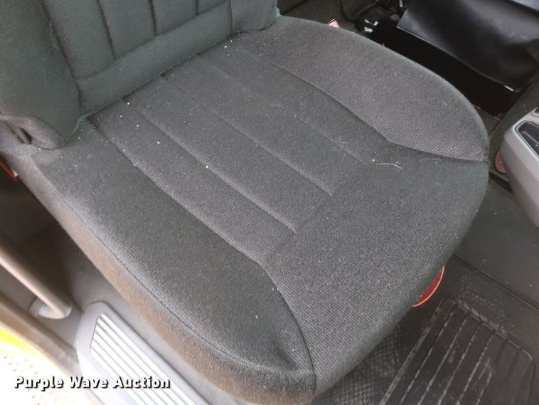 image for item KR9828 2016 Peterbilt 579  semi truck