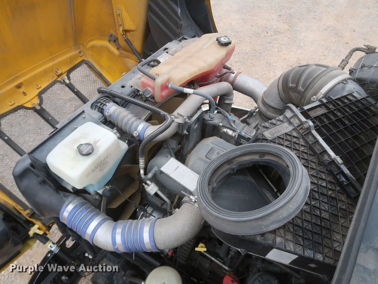 image for item KR9828 2016 Peterbilt 579  semi truck