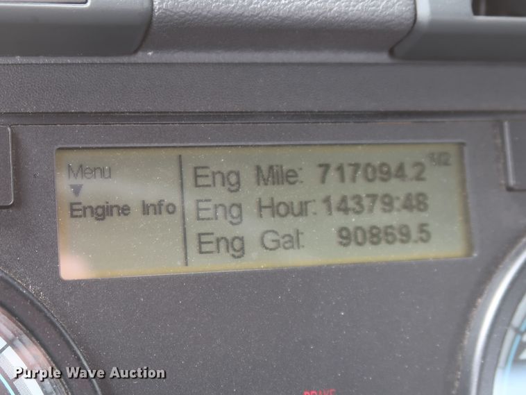 image for item KR9829 2015 Freightliner Cascadia 125  semi truck