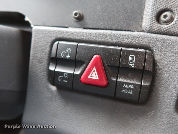 image for item KR9829 2015 Freightliner Cascadia 125  semi truck