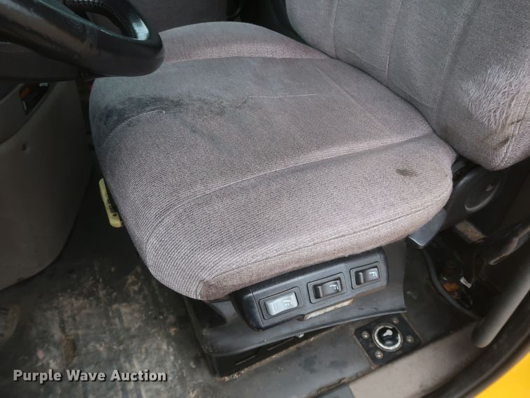 image for item KR9829 2015 Freightliner Cascadia 125  semi truck