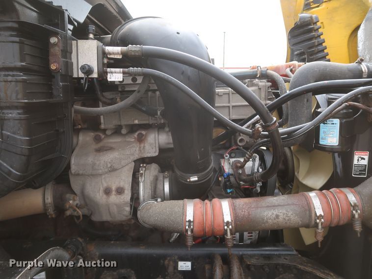 image for item KR9829 2015 Freightliner Cascadia 125  semi truck