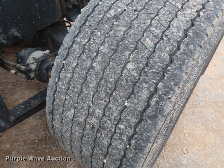 image for item KR9829 2015 Freightliner Cascadia 125  semi truck