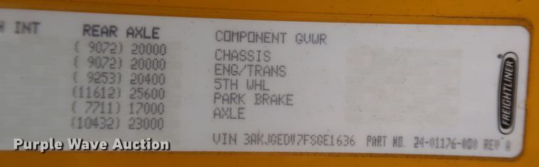 image for item KR9829 2015 Freightliner Cascadia 125  semi truck