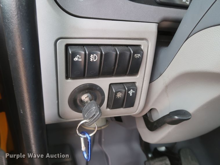 image for item KR9830 2016 Peterbilt 579  semi truck