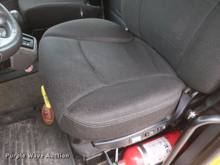 image for item KR9830 2016 Peterbilt 579  semi truck