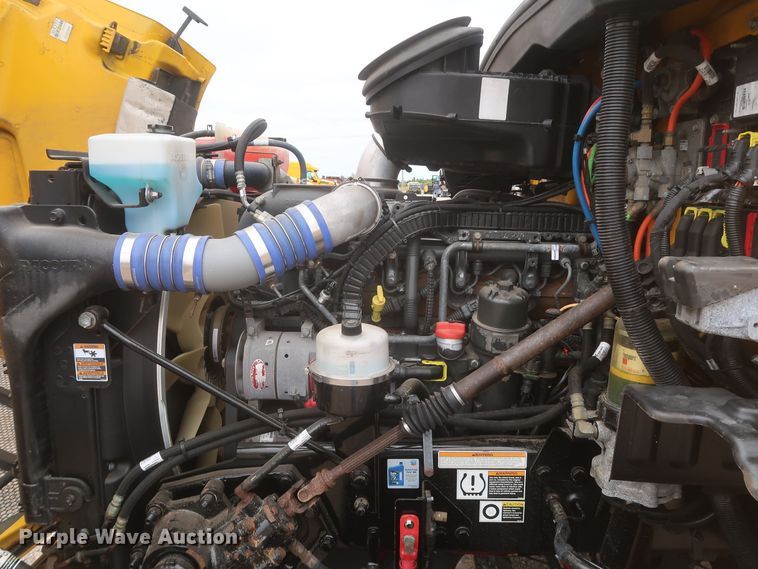 image for item KR9830 2016 Peterbilt 579  semi truck