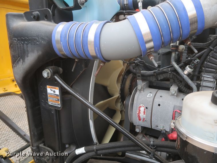 image for item KR9830 2016 Peterbilt 579  semi truck