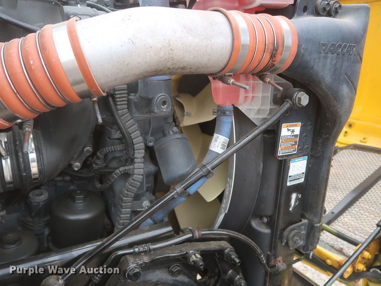 image for item KR9830 2016 Peterbilt 579  semi truck