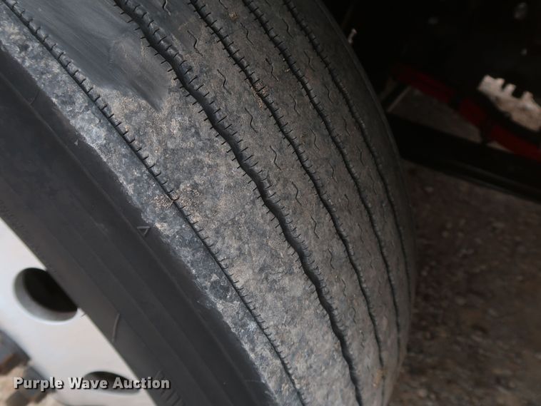 image for item KR9830 2016 Peterbilt 579  semi truck