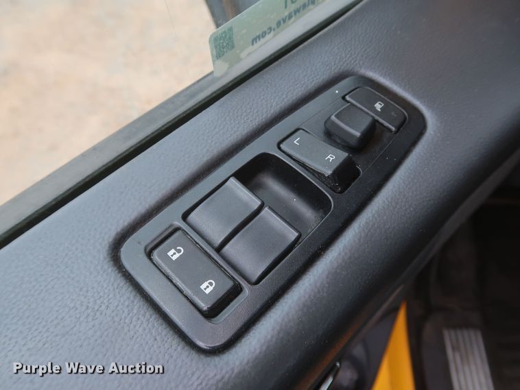 image for item KR9831 2016 Peterbilt 579  semi truck