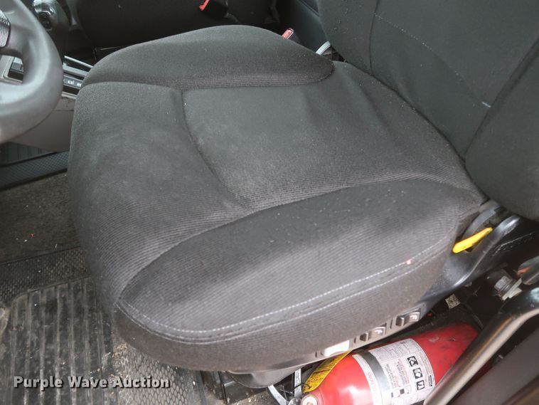 image for item KR9831 2016 Peterbilt 579  semi truck