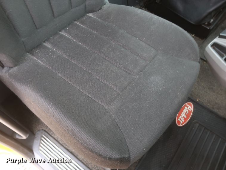 image for item KR9831 2016 Peterbilt 579  semi truck