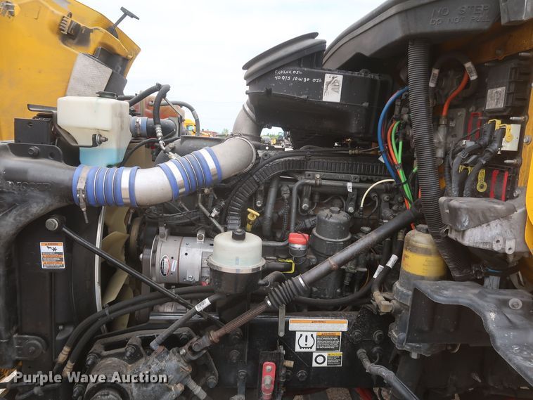 image for item KR9831 2016 Peterbilt 579  semi truck