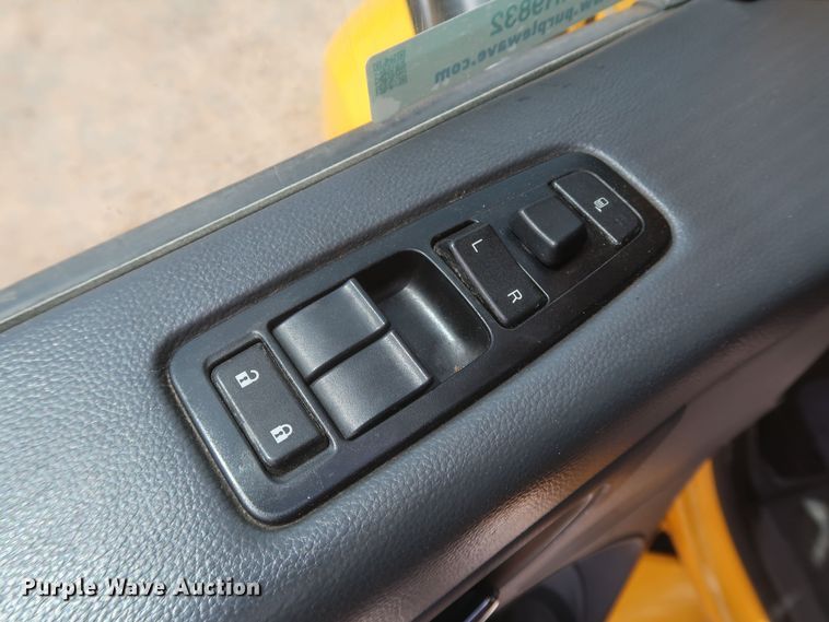 image for item KR9832 2017 Peterbilt 579  semi truck