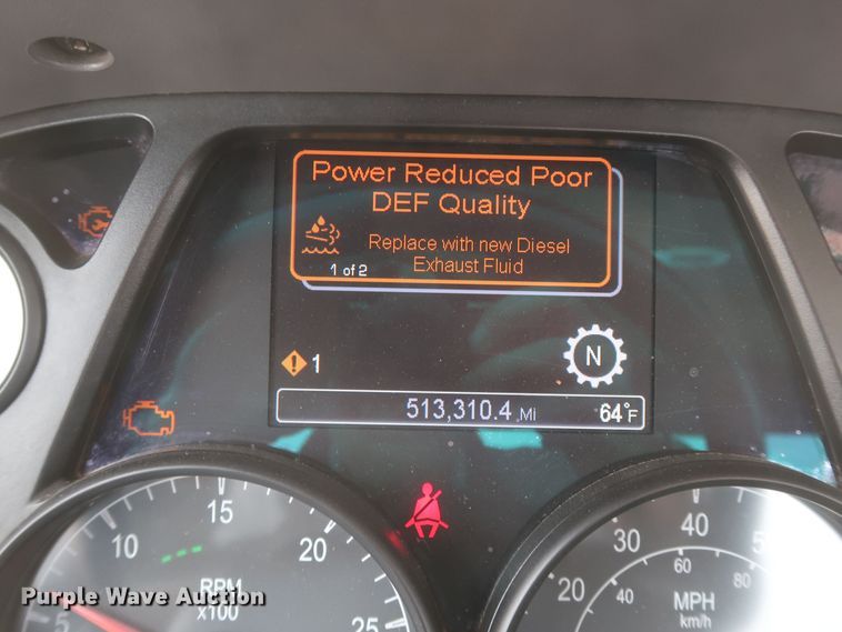 image for item KR9832 2017 Peterbilt 579  semi truck