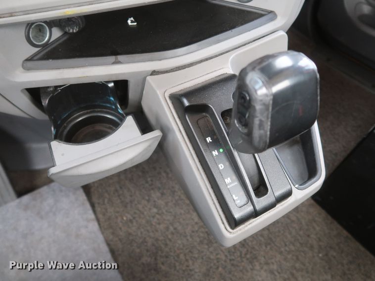 image for item KR9832 2017 Peterbilt 579  semi truck