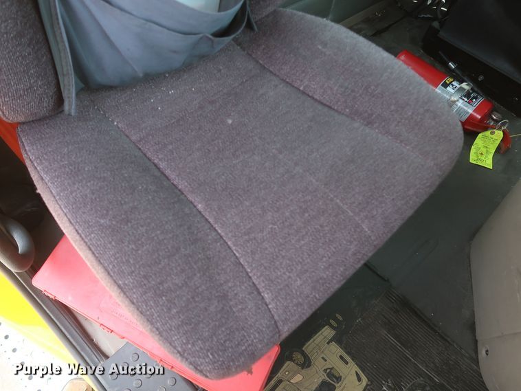 image for item KR9833 2017 Freightliner Cascadia 125  semi truck