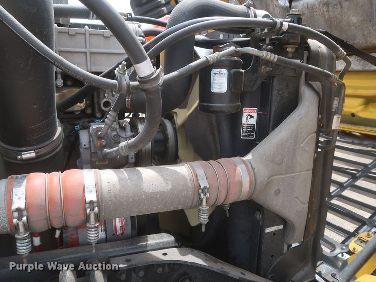 image for item KR9833 2017 Freightliner Cascadia 125  semi truck