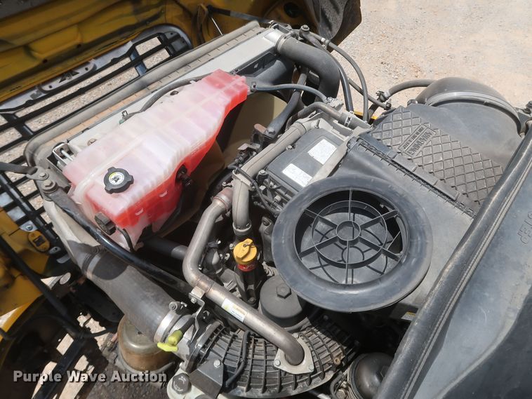 image for item KR9833 2017 Freightliner Cascadia 125  semi truck