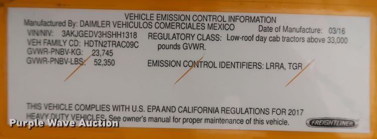 image for item KR9833 2017 Freightliner Cascadia 125  semi truck