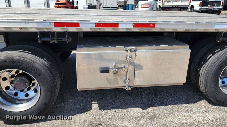 image for item KT9830 2021 Transcraft  flatbed trailer