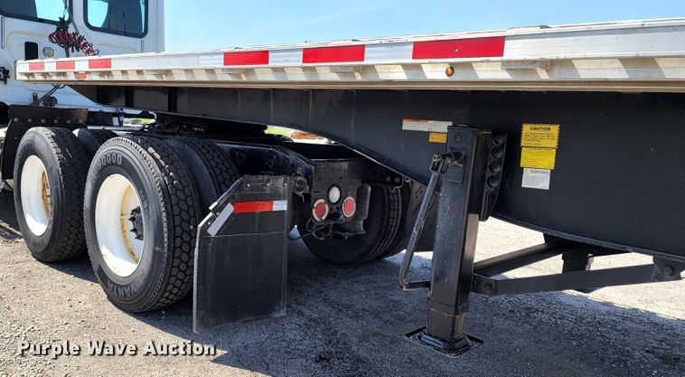 image for item KT9830 2021 Transcraft  flatbed trailer